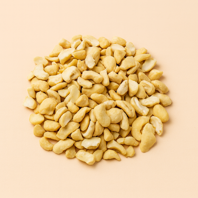 Cashew nuts pieces